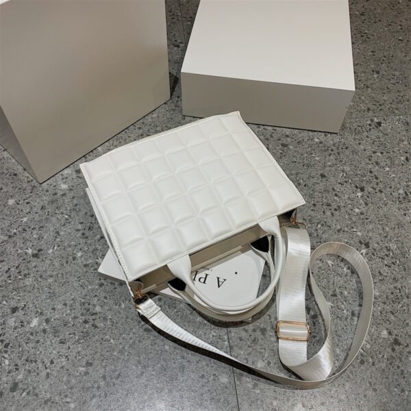 f74628c9-4672-406e-8118-aba0db77c5e8.jpg