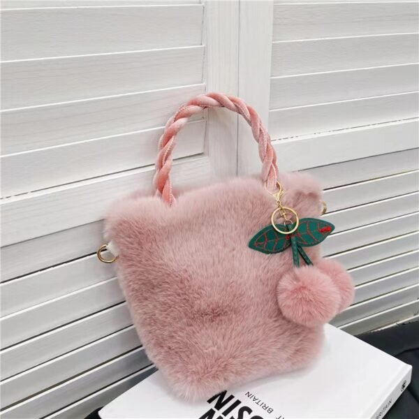 Large Capacity Plush Bag High Quality Soft Plush Travel Bucket Bag New Luxury Plush Tote Bag For Winter - Image 3