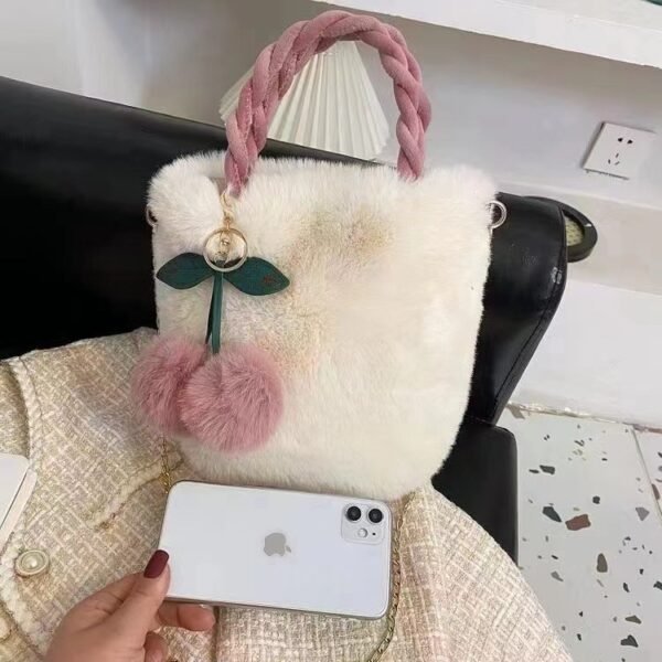 Large Capacity Plush Bag High Quality Soft Plush Travel Bucket Bag New Luxury Plush Tote Bag For Winter - Image 8