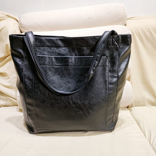 Retro Large Capacity Shoulder Bag With Big Pocket Oil Wax Leather Totes Fashion Daily Shopping Handbags - Image 9