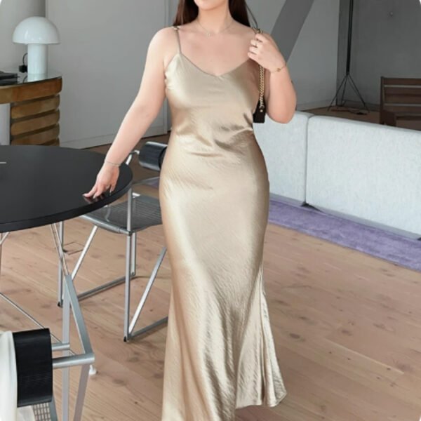 Plus Size Camisole Dress – Elegant Waist-Up Sleeveless Dress for Women - Image 4