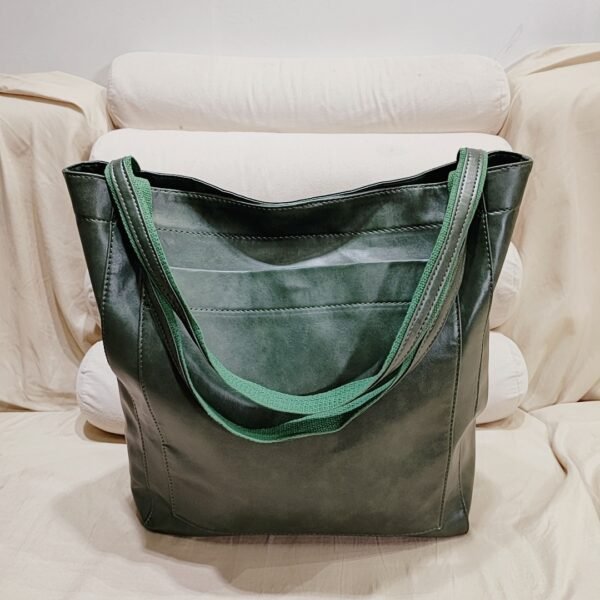 Retro Large Capacity Shoulder Bag With Big Pocket Oil Wax Leather Totes Fashion Daily Shopping Handbags - Image 2