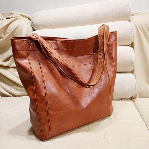 Retro Large Capacity Shoulder Bag With Big Pocket Oil Wax Leather Totes Fashion Daily Shopping Handbags - Image 5