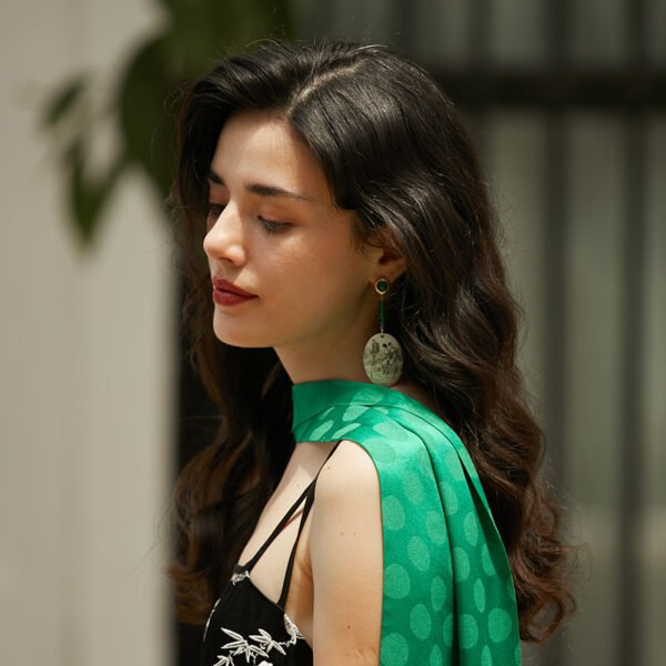 Women’s High-end Retro Earrings – Niche Vintage Statement Jewelry - Image 4