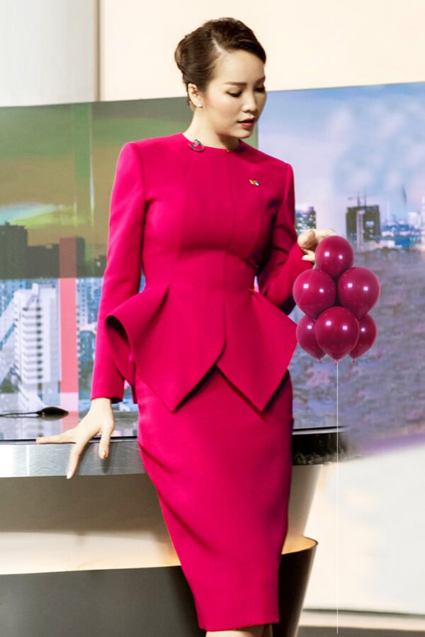 Elegant Wide-Leg Pant Suit for Women – Lightweight Fashion Set - Image 4