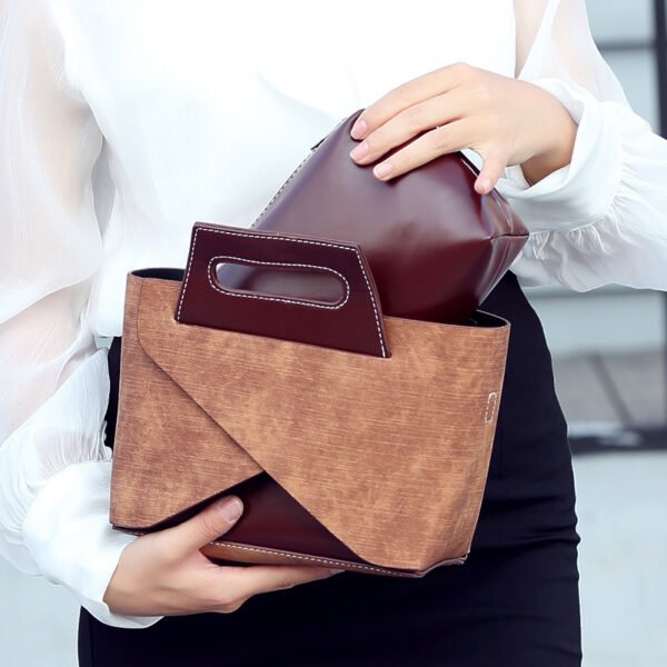 Guangzhou wholesale handbags new fashion women's mother bag retro portable Crossbody trade shoulder bag - Image 6
