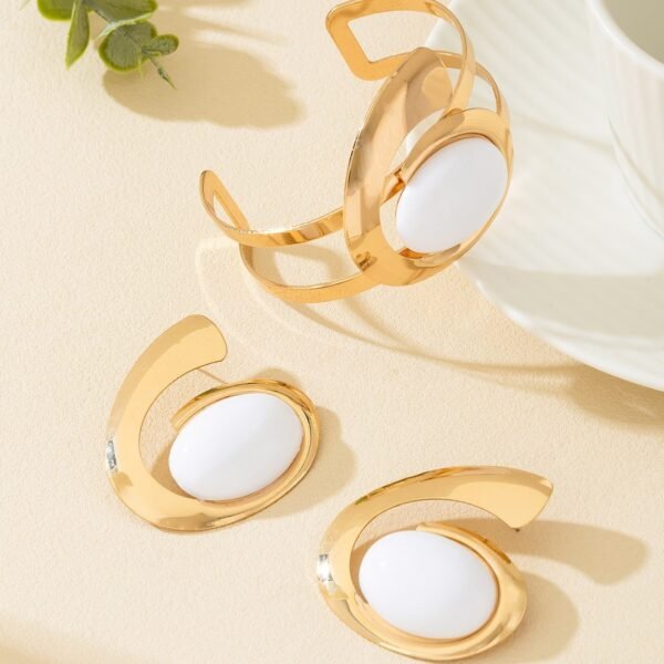 Exaggerated Geometric Trend Irregular Retro Circle Stud Earrings Bangle Women Jewelry Suit - Image 4