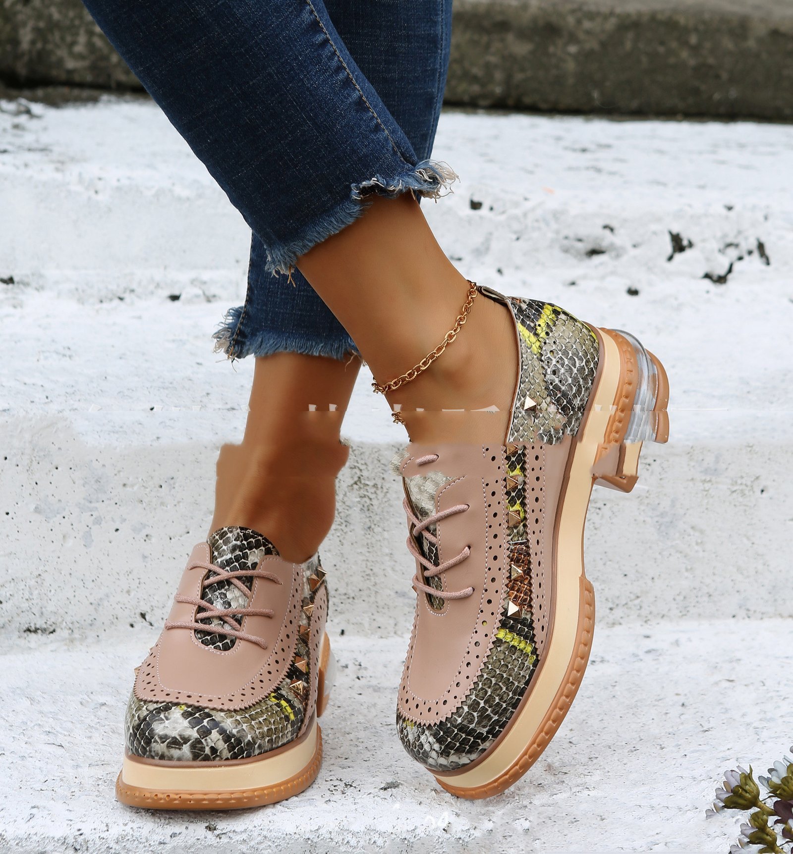 Comfortable Low-heeled Color-blocking Front Lace-up Retro Round Toe Casual Shoes - Image 5