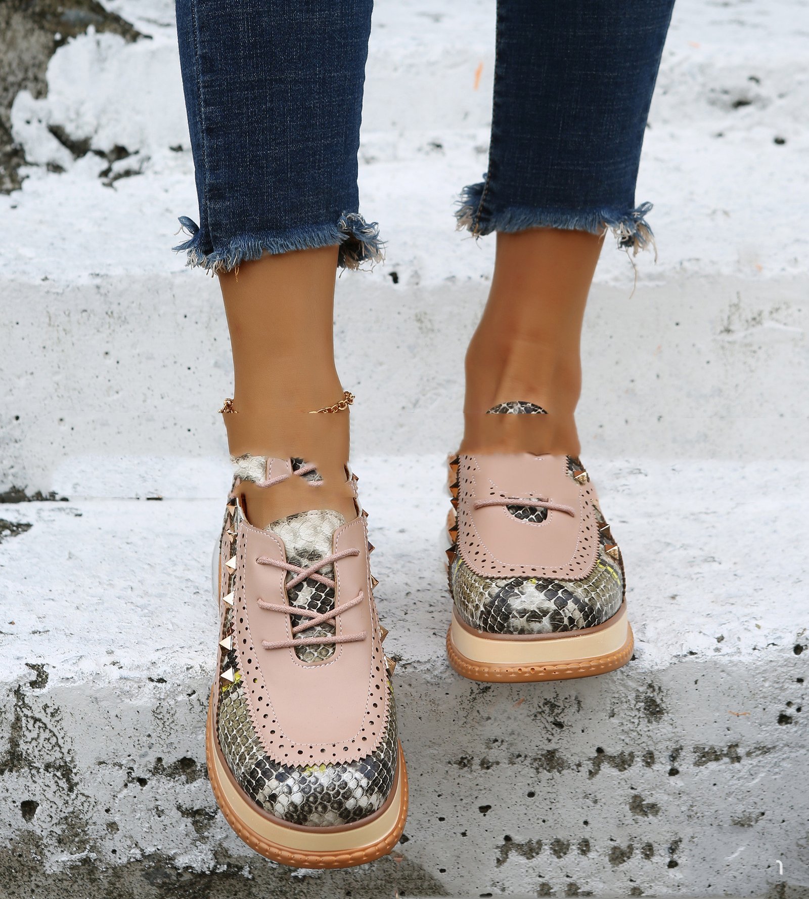 Comfortable Low-heeled Color-blocking Front Lace-up Retro Round Toe Casual Shoes