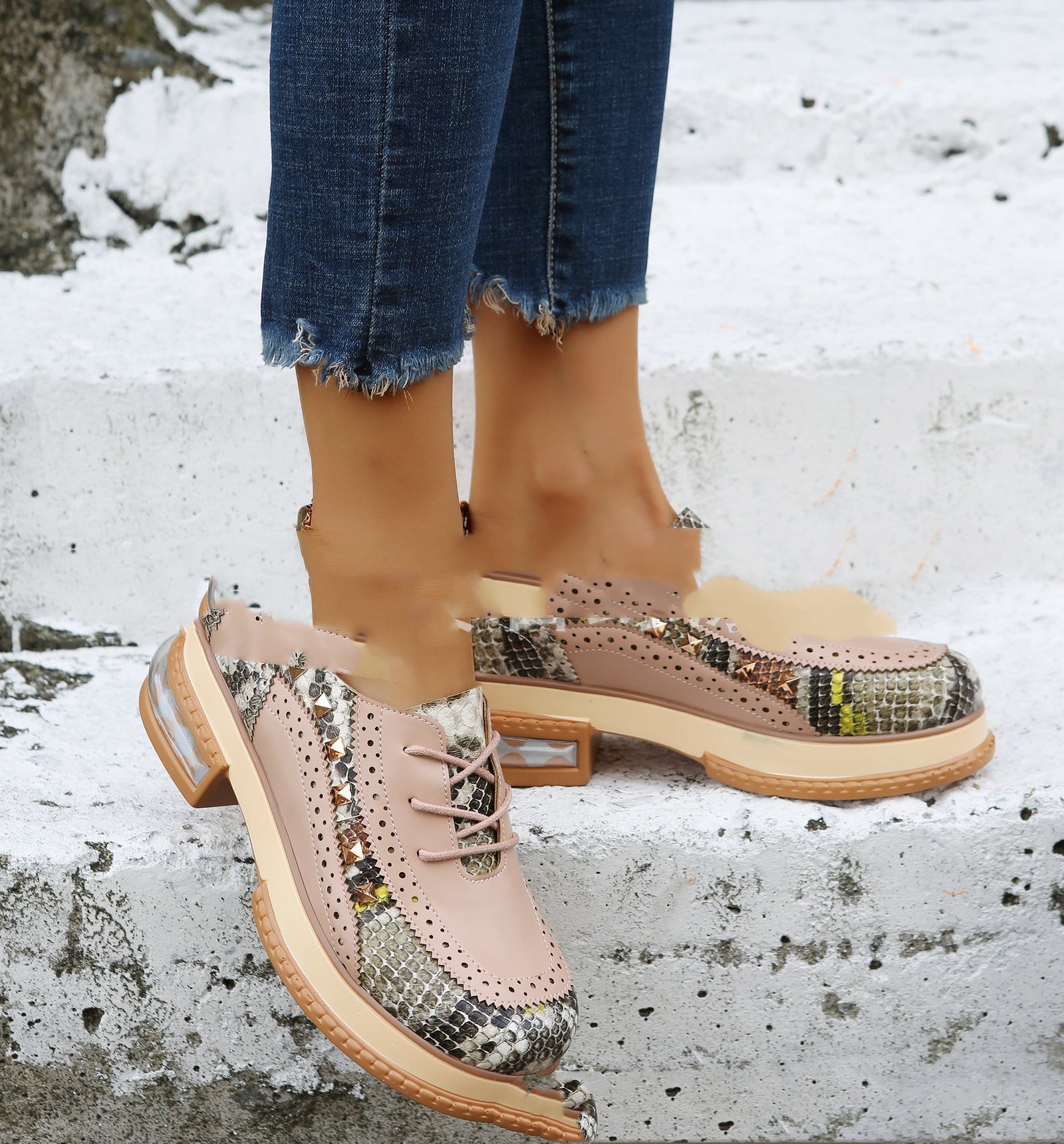 Comfortable Low-heeled Color-blocking Front Lace-up Retro Round Toe Casual Shoes - Image 4