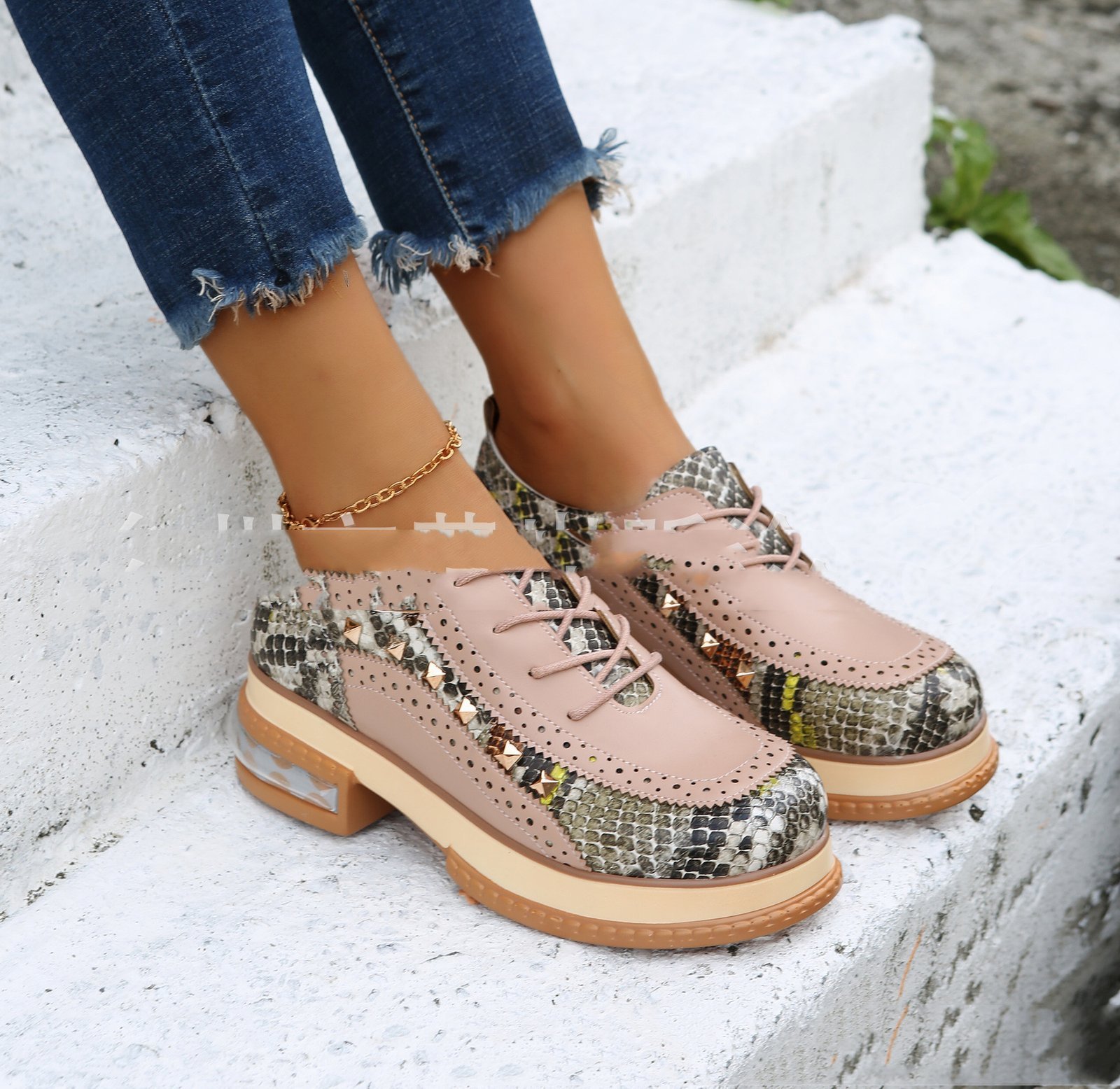 Comfortable Low-heeled Color-blocking Front Lace-up Retro Round Toe Casual Shoes - Image 6