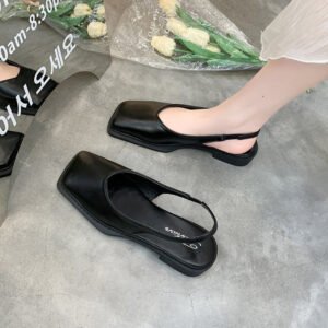 French Minority Retro Closed Toe Sandals – Elegant Vintage Footwear for Women